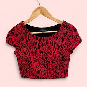 Cute lipstick 💋 leopard textured crop top express whimsigoth glam club stretch